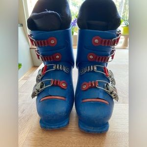 Used kids ski boots